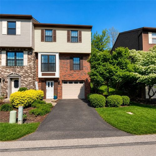 736 Windvue Dr, Pittsburgh, PA, 15205-1500 | Card Image