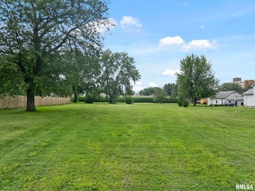 549 E Park St, Geneseo, IL, 61254-2036 | Card Image