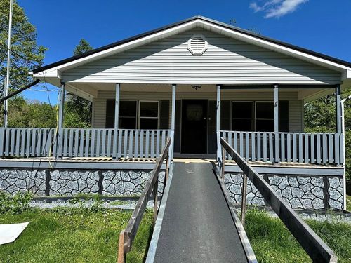 2744 Red Root Ridge Rd, Raven, VA, 24639-9364 | Card Image