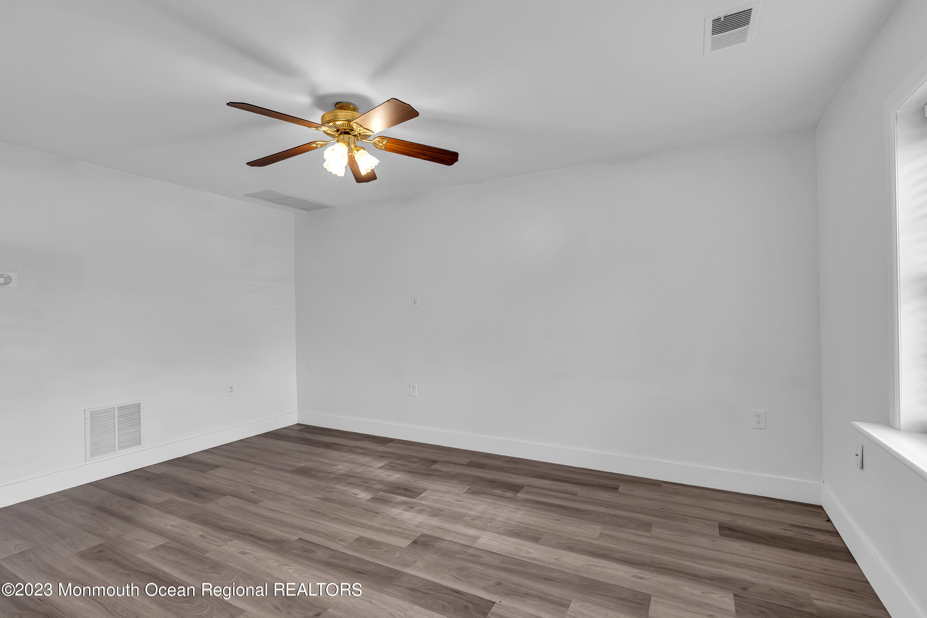 Residential Lease in Brick 4