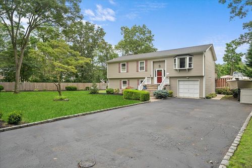 353 Brookville Ave, Islip, NY, 11751-1112 | Card Image