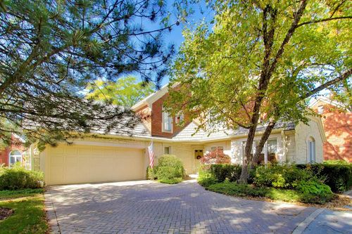 16 Regent Wood Rd, Northfield, IL, 60093-2728 | Card Image