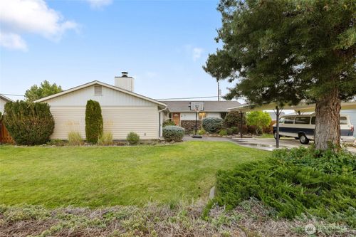 603 N Crestview Dr, Moses Lake, WA, 98837-1416 | Card Image