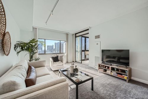 3005-1551 Larimer St, Denver, CO, 80202-1640 | Card Image