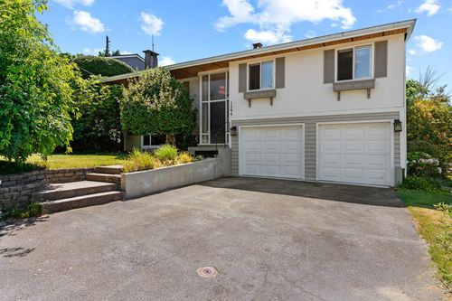 1594 Elinor Cres, Port Coquitlam, BC, V3C2Y9 | Card Image