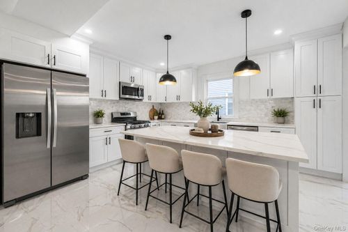 244 Brown Ave, Hempstead, NY, 11550-7140 | Card Image