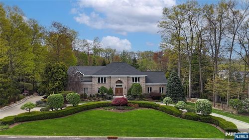 26 Hampshire Rd, Mahwah, NJ, 07430-2561 | Card Image