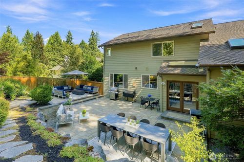 5627 193rd Pl Se, Issaquah, WA, 98027-8666 | Card Image
