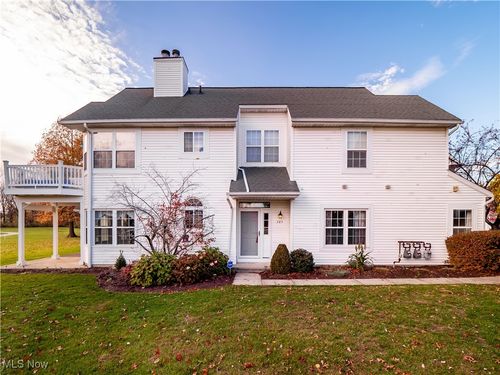 385 Vista Cir, North Olmsted, OH, 44070-5719 | Card Image