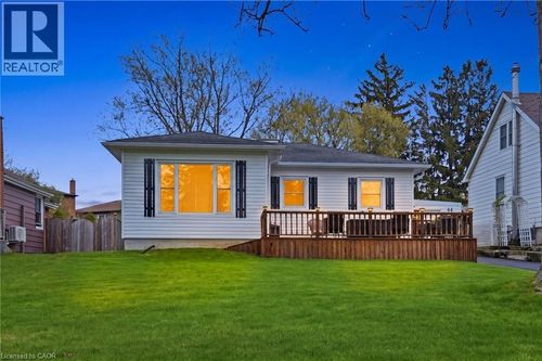44 Lake Avenue N, Hamilton, ON, L8E1L3 | Card Image