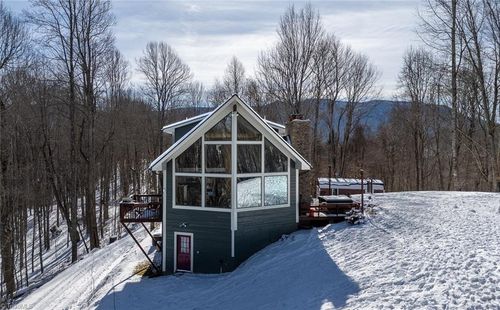 558 Perri Creek Way, Warrensville, NC, 28693-9598 | Card Image