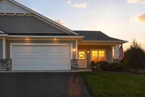1302 10th St N, Hudson, WI, 54016-5574 | Card Image