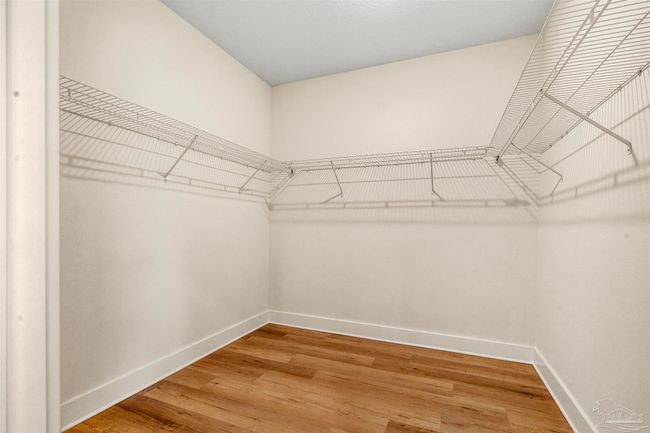 4873 Whitewood Rd, House other with 3 bedrooms, 2 bathrooms and 2 parking in Gulf Breeze FL | Image 7