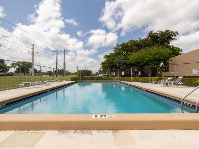 280 - 1424 Nw 97 Th Ter, Townhouse with 2 bedrooms, 3 bathrooms and null parking in Pembroke Pines FL | Image 31