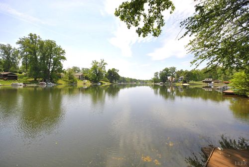 1090 Timberlake Dr, Lynchburg, VA, 24502-3720 | Card Image