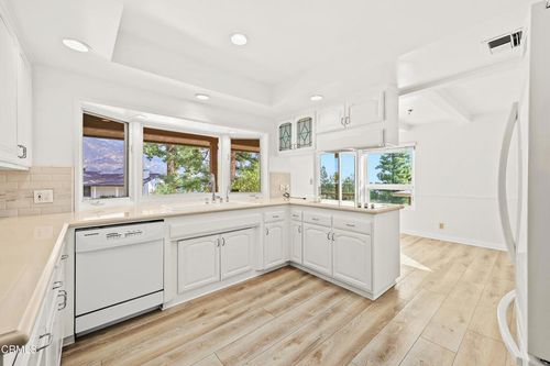 484 Starlight Crest Dr, La Canada Flintridge, CA, 91011-2853 | Card Image