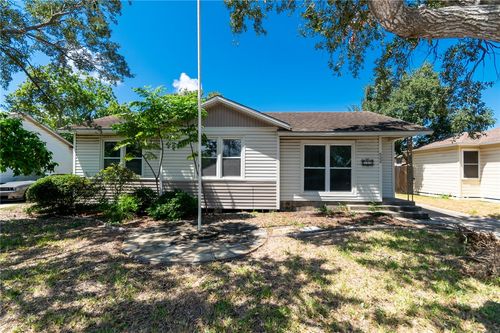 522 Chase Dr, Corpus Christi, TX, 78412-3035 | Card Image