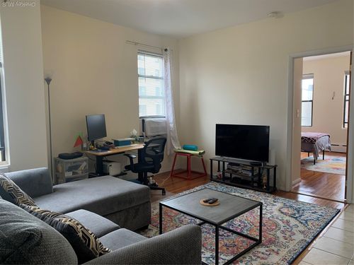 apt-2r-32 43rd St, Astoria, NY, 11103-2745 | Card Image