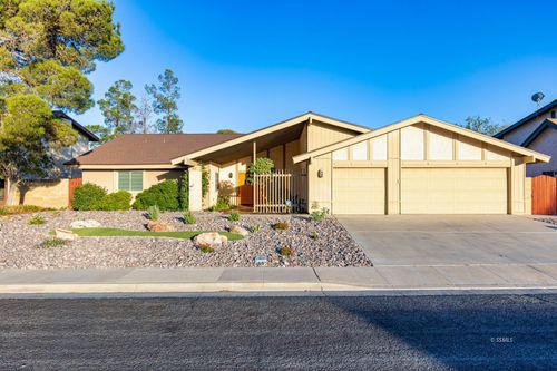 912 Randall St, Ridgecrest, CA, 93555-3007 | Card Image