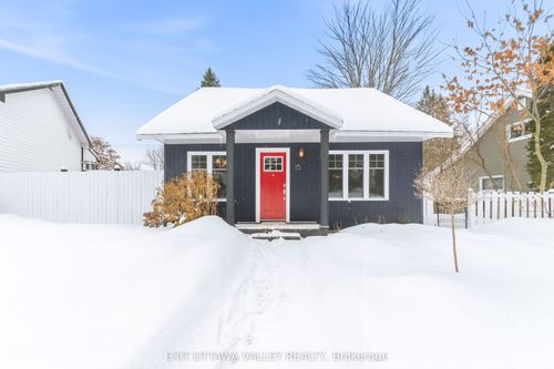 15 Spruce Crescent, Deep River, ON, K0J1P0 | Card Image