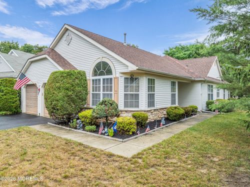 2 Pine Valley Ct, Lakewood, NJ, 08701-5725 | Card Image