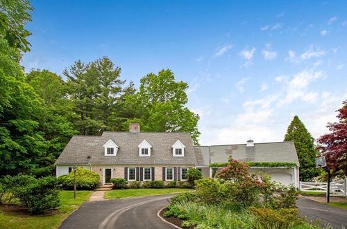 107 Farm St, Dover, MA, 02030-2311 | Card Image
