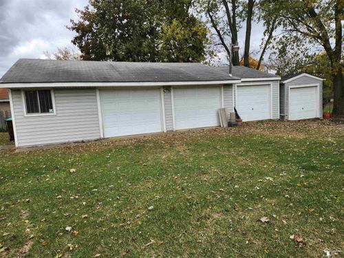 6215 Custer St, South Rockwood, MI, 48179-9719 | Card Image