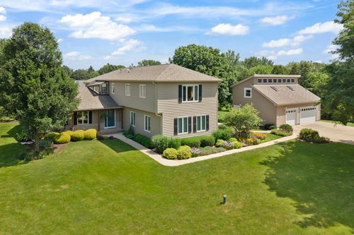 9N859 Channel Ct, Elgin, IL, 60124-8322 | Card Image