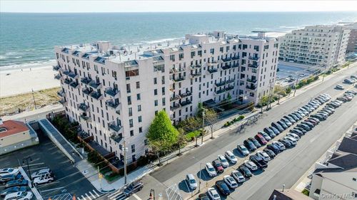 1e-100 W Broadway, Long Beach, NY, 11561-4001 | Card Image