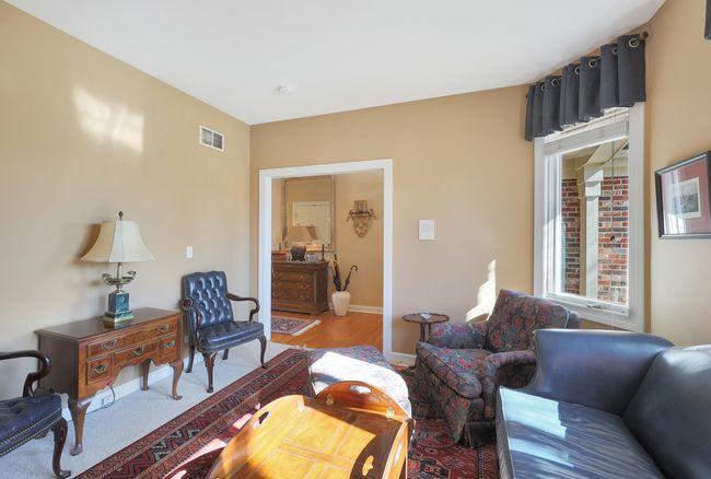 221 Course Dr, House other with 3 bedrooms, 3 bathrooms and 2 parking in Lake In The Hills IL | Image 5