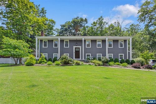 9 Glen Gray Rd, Oakland, NJ, 07436-2301 | Card Image