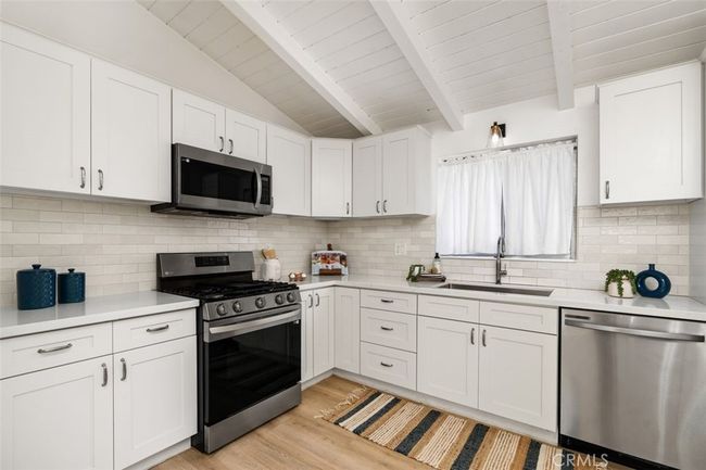 9668 Devon St, House other with 3 bedrooms, 2 bathrooms and null parking in Rancho Cucamonga CA | Image 17
