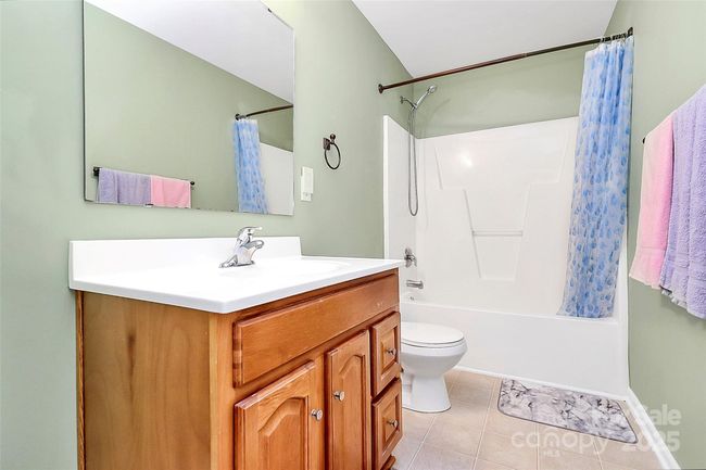 Secondary Full Bath | Image 42