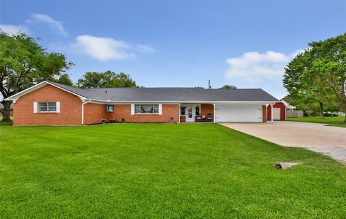 106 Lynn, Anahuac, TX, 77514-3510 | Card Image