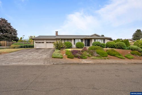 1369 34th Av Nw, Salem, OR, 97304 | Card Image