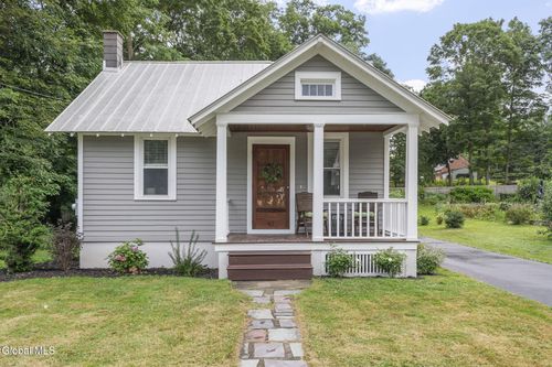 42 William St, Kinderhook, NY, 12106-2017 | Card Image