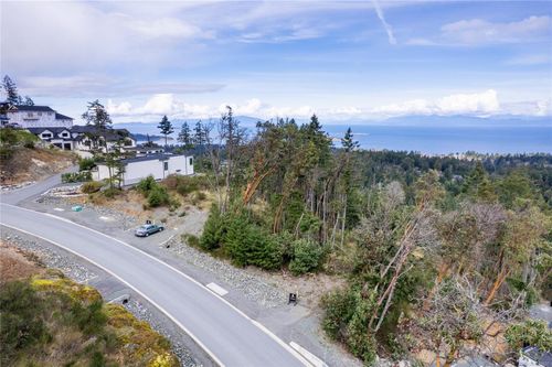 5013 Broad Ridge Pl, Lantzville, BC, V0R2H0 | Card Image