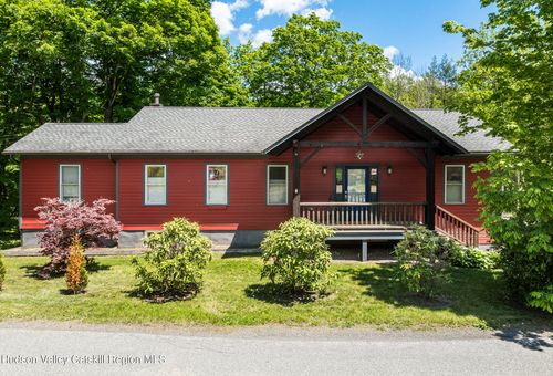 82 Near Rd, Red Hook, NY, 12571-9137 | Card Image