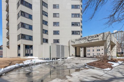 16c-1633 N Prospect Avenue, Milwaukee, WI, 53202 | Card Image