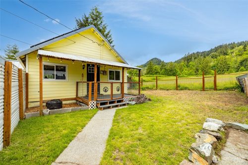 7288 Carlson Rd, Concrete, WA, 98237-9594 | Card Image
