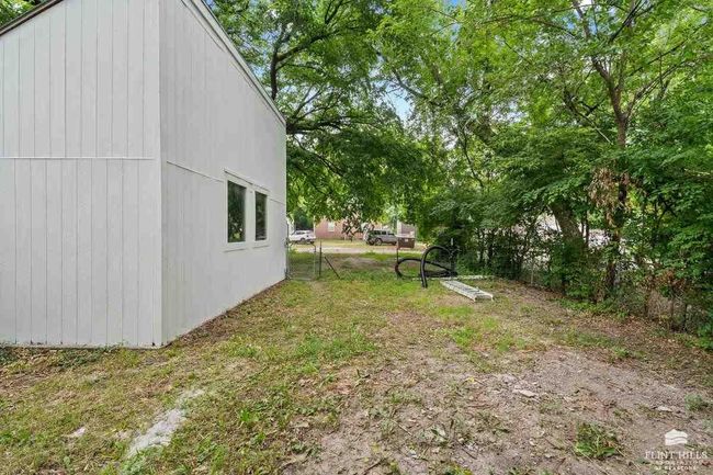 Owner is to sod the yard from the back of the house to the fence. | Image 28