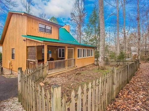 3421 Shelnutt Way, Sevierville, TN, 37862-8293 | Card Image