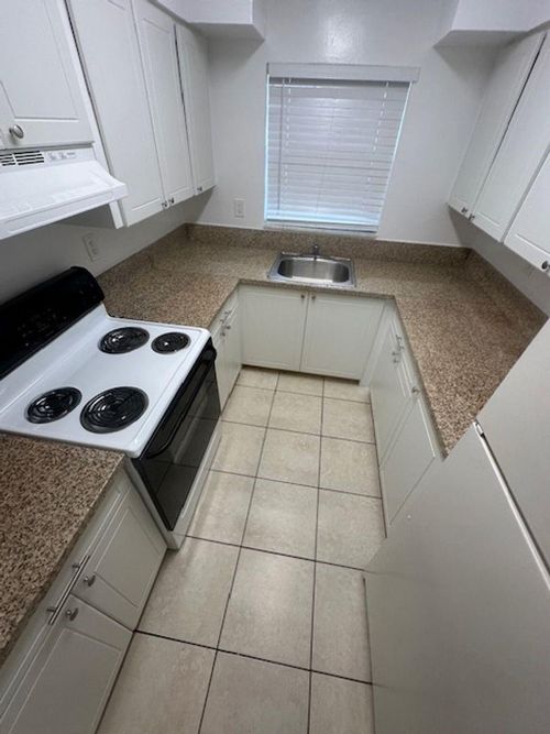 apt-5-3800 Riverside Dr, Coral Springs, FL, 33065-4548 | Card Image