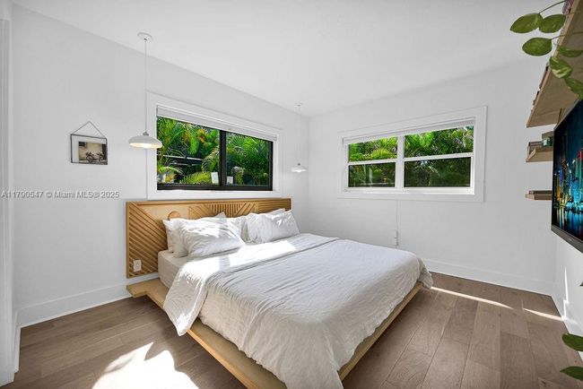 1010 Ne 83 Rd St, House other with 3 bedrooms, 3 bathrooms and null parking in Miami FL | Image 13