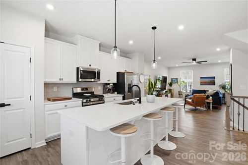 1311 Ashbury St, Charlotte, NC, 28216-0323 | Card Image