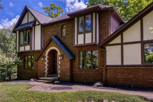 11535 Blackberry Ln, Chesterland, OH, 44026-1508 | Card Image