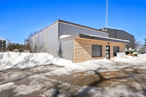 934 Hastings St, Traverse City, MI, 49686-3443 | Card Image