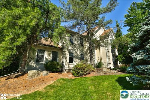 1614 Penns Xing, Allentown, PA, 18104-1701 | Card Image