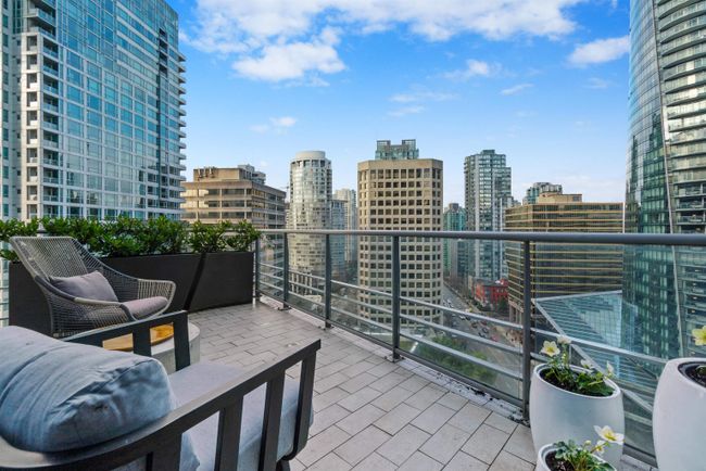 1701 - 1111 Alberni Street, Condo with 2 bedrooms, 2 bathrooms and 1 parking in Vancouver BC | Image 1