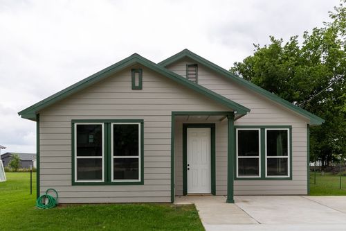 328 E Norway St, Walnut Springs, TX, 76690-4631 | Card Image